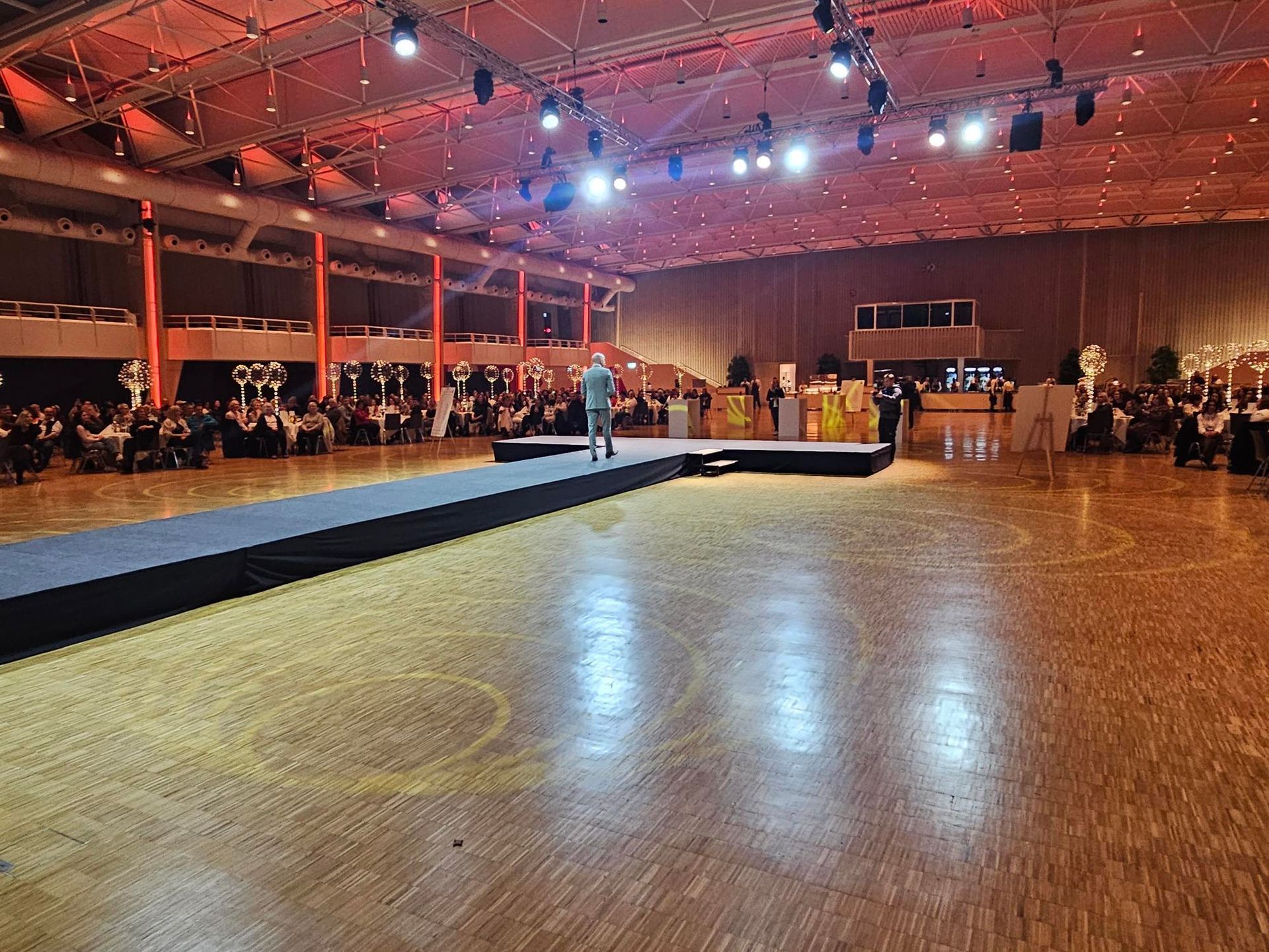 Weihnachtsfeier XXL in der Donauhalle Ulm