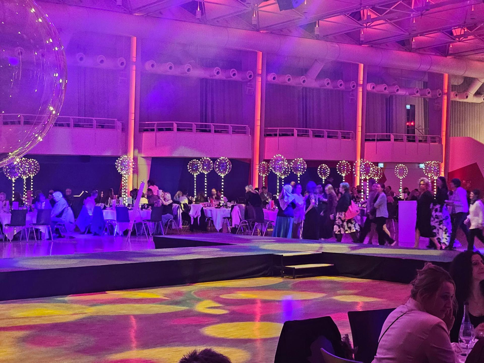 Weihnachtsfeier XXL in der Donauhalle Ulm