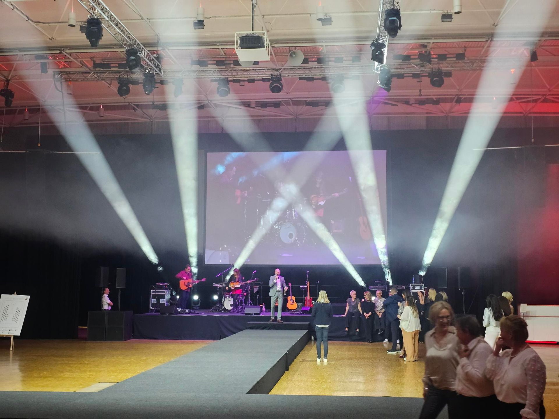 Weihnachtsfeier XXL in der Donauhalle Ulm