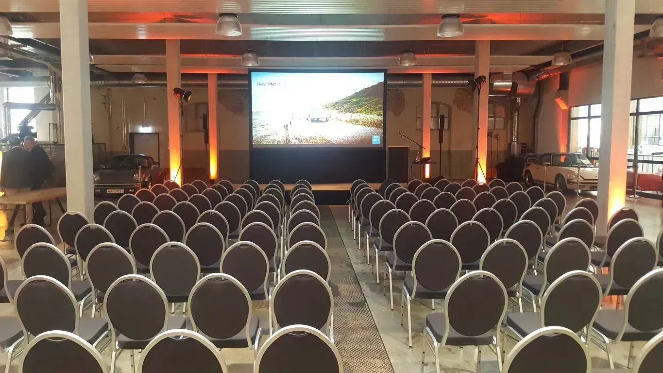 Dekorierter Saal der Manufaktur B26 für Tagungen und Ausstellungen