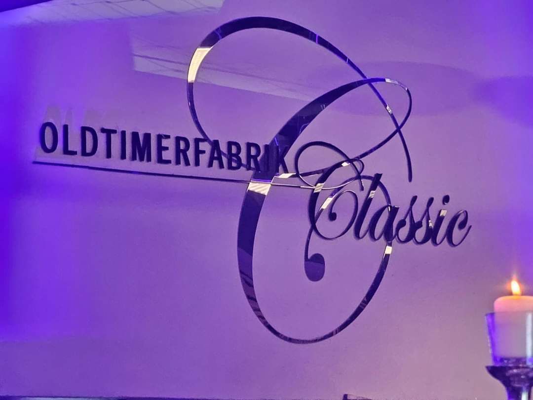 Weihnachtsfeiern mit Moser Event Plus in der OldtimerFabrik Classic in Neu-Ulm