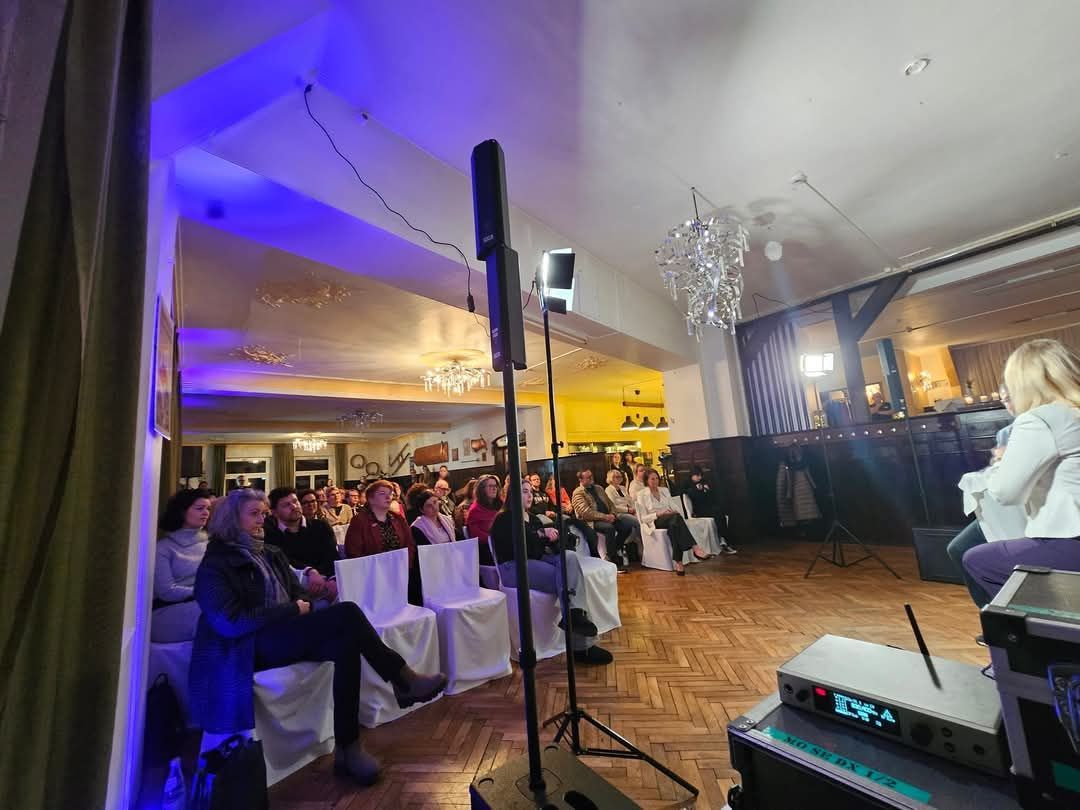 Melanie Williams präsentiert ihr neues Buch mit Thomas Kießling, Nicole Häußler und Moser Event Plus