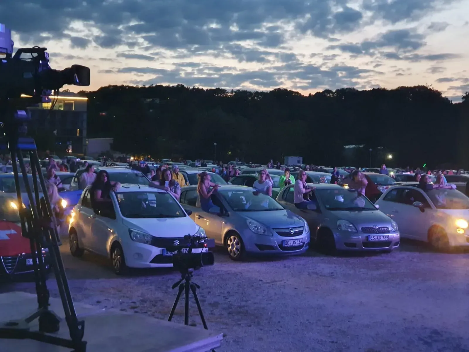 Ein Autokonzert von Radio7 in der Coronapandemie