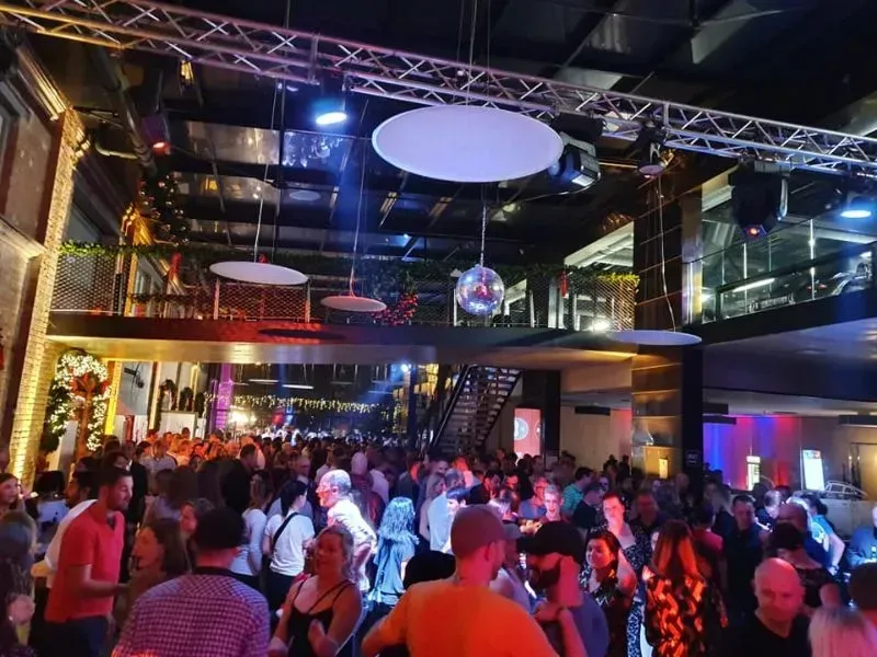 Saal der Oldtimerfabrik Classic in Neu-Ulm