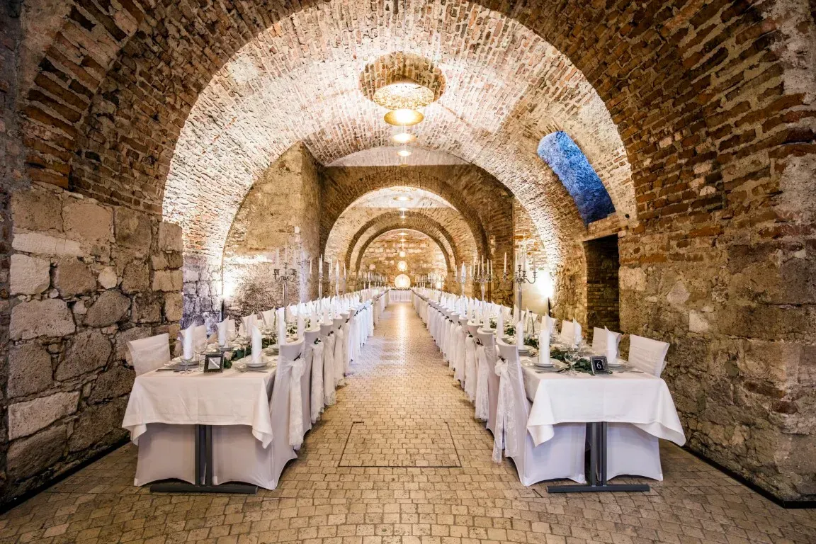 Gewölbe von Schloss Erbach mit Restaurant für Hochzeiten