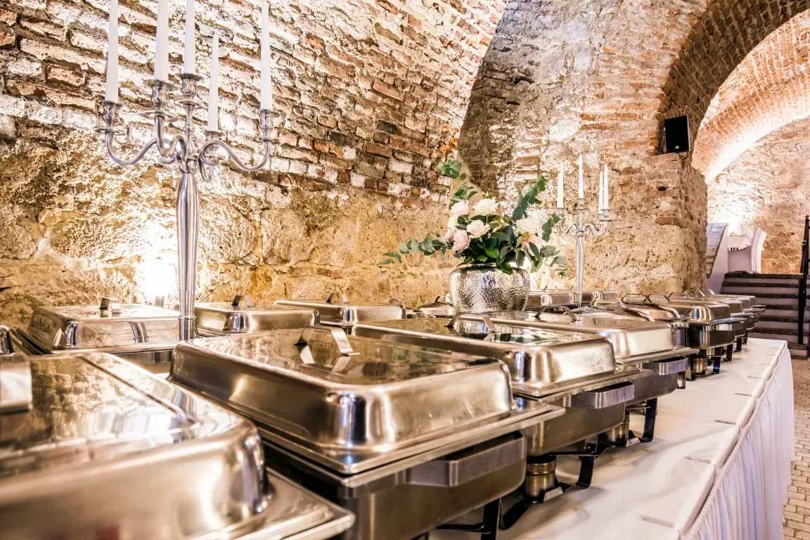 Hochzeitsbuffet im Gewölbe von Schloss Erbach 