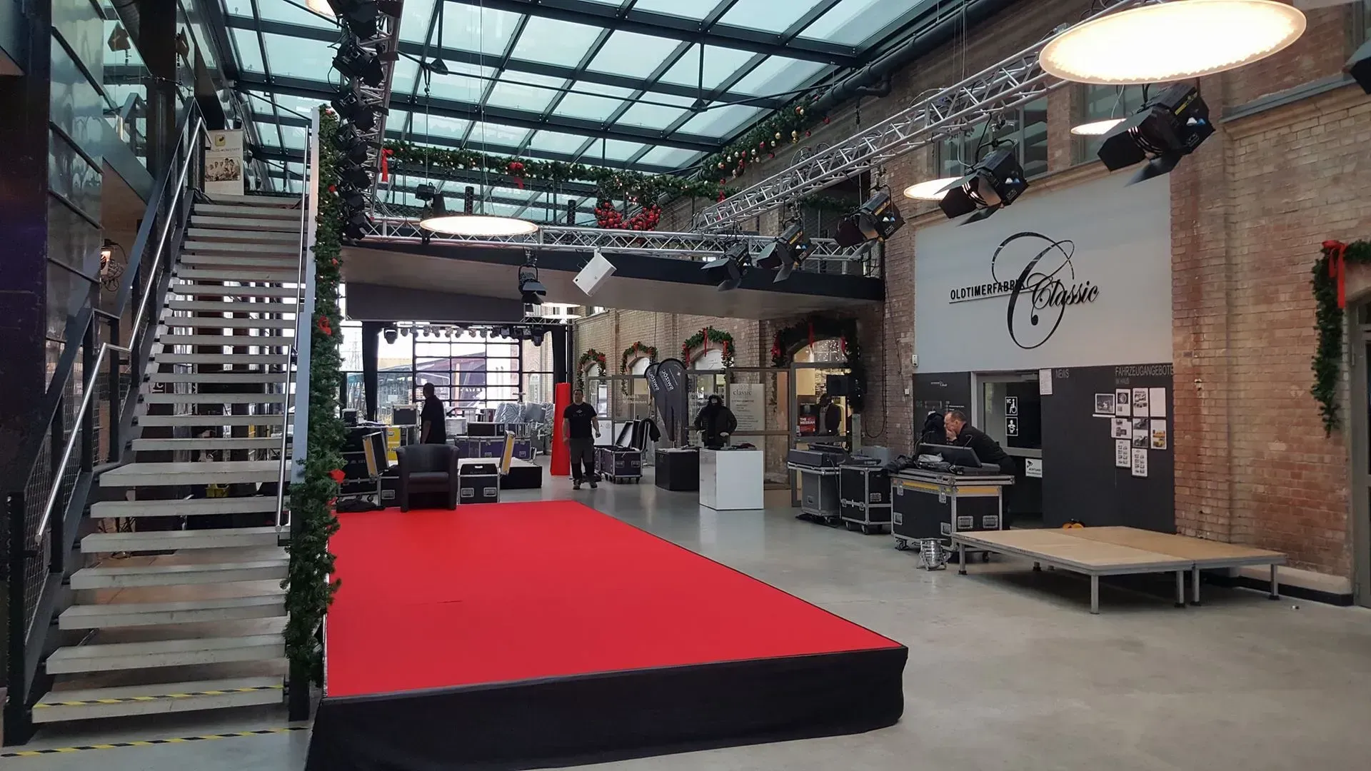 Saal der Oldtimerfabrik Classic in Neu-Ulm