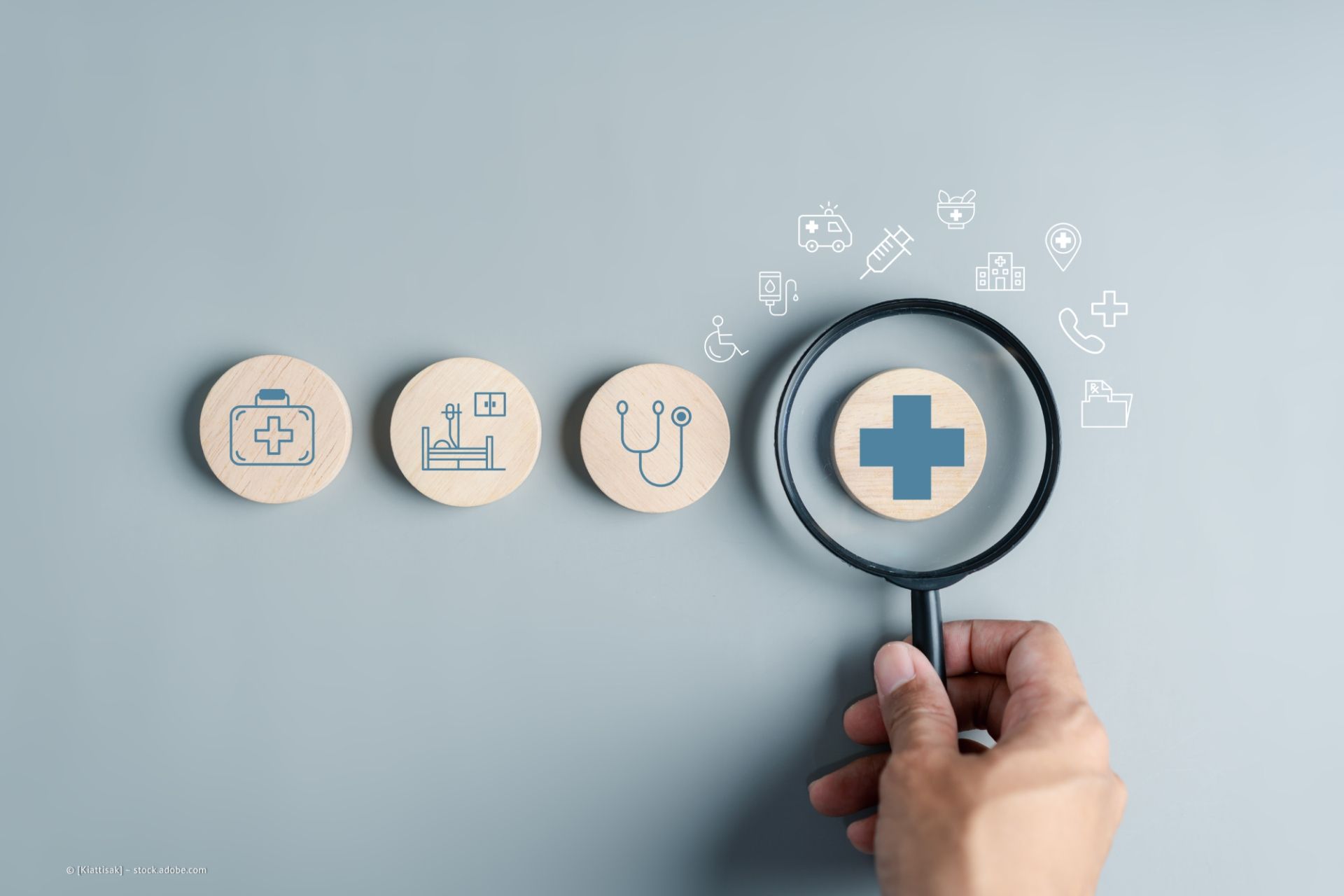 Bild von einer Person mit Lupe