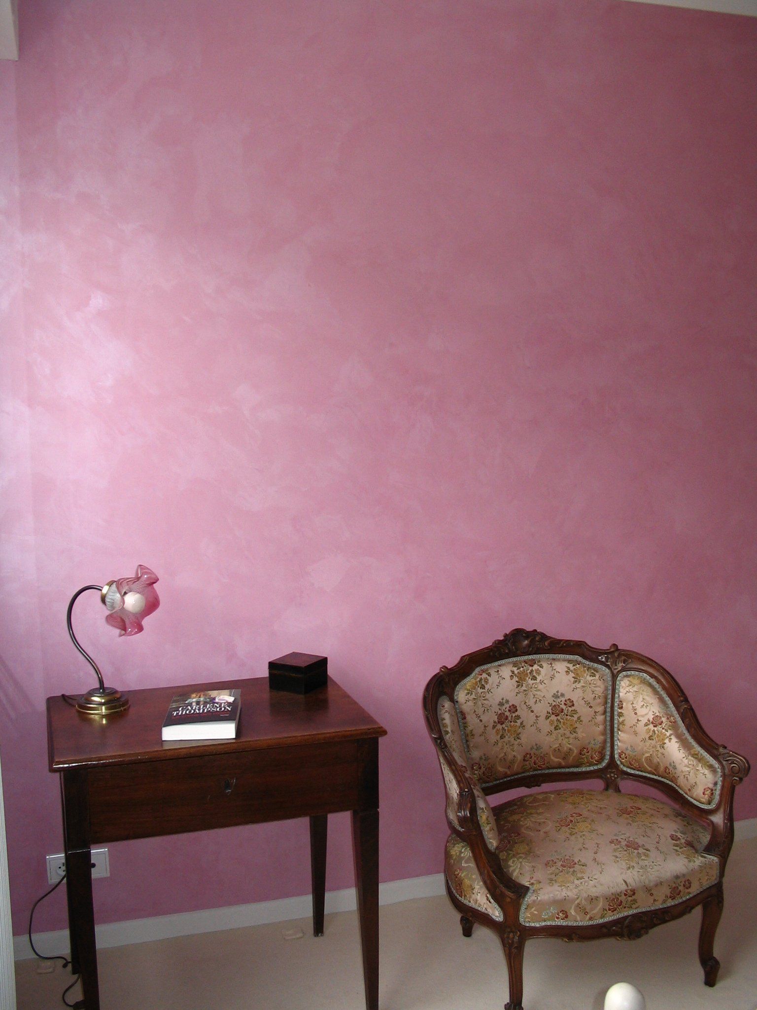 enduit chambre violet