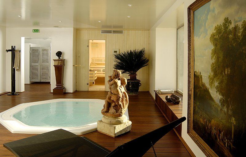 mur peinture piscine