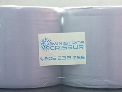 Dos rollos de toallas de papel con una etiqueta que dice ministros crisur