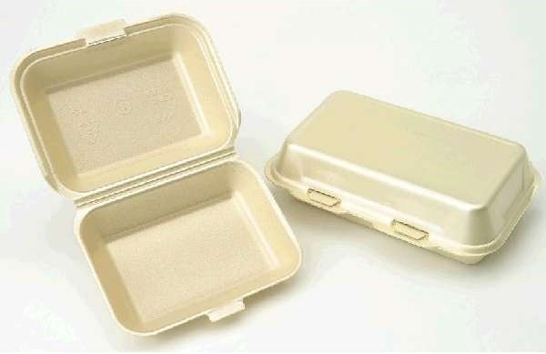 Dos contenedores de espuma están uno al lado del otro sobre una superficie blanca.