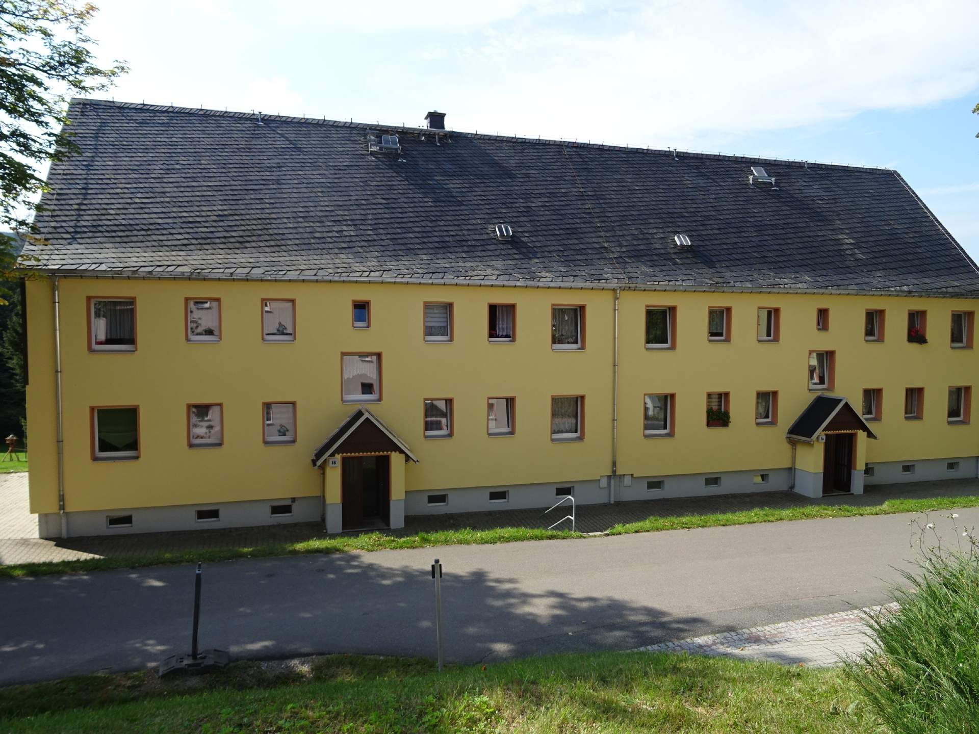 Bild gelbes Gebäude