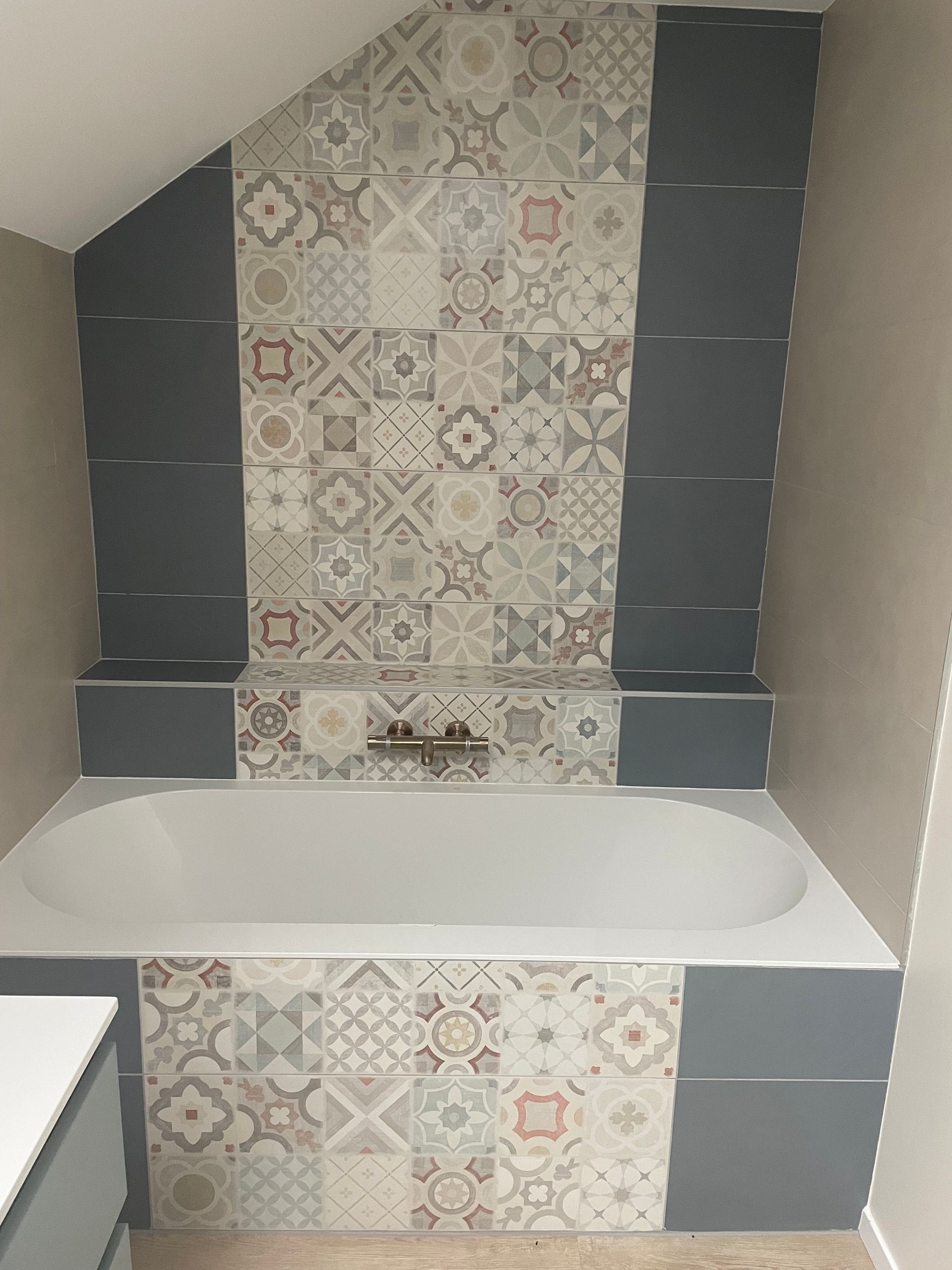 Baignoire avec carreaux