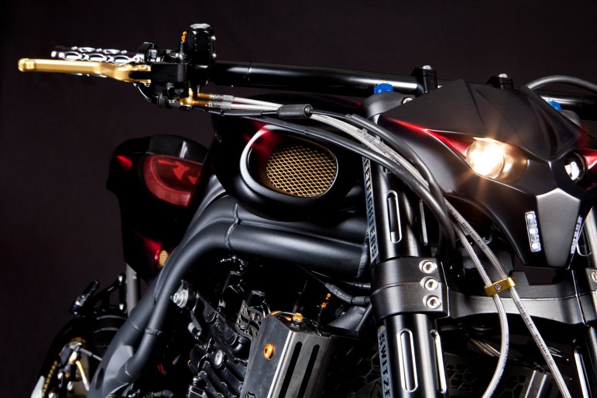 Triumph - Streetfighters Switzerland GmbH - Interlaken