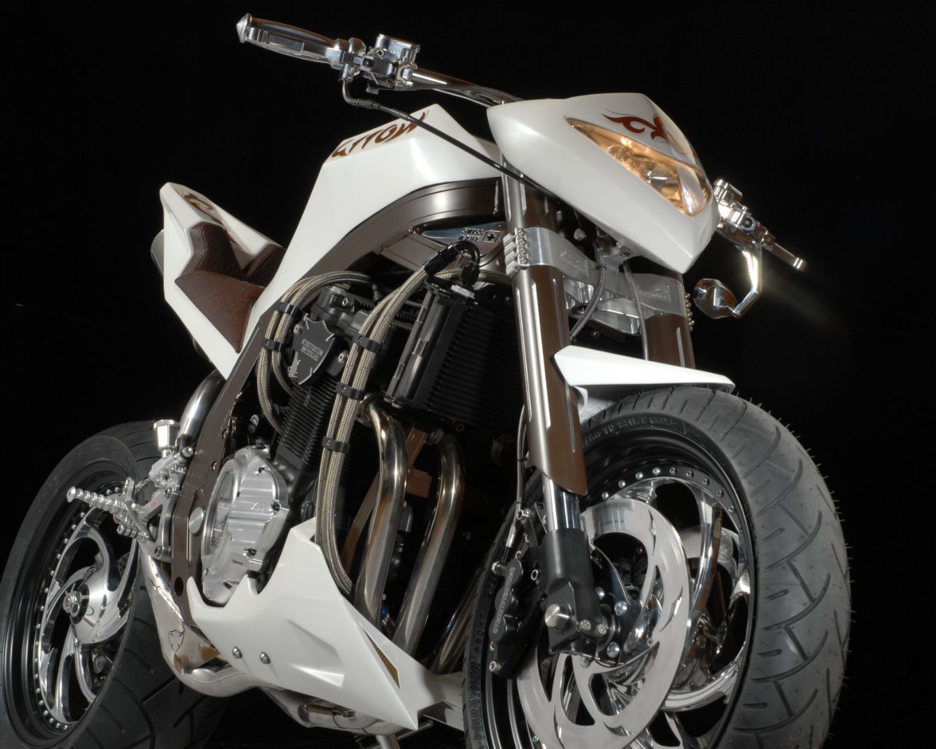 suzuki - Streetfighters Switzerland GmbH - Interlaken