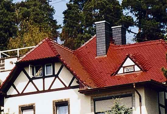 Biberschwanzdeckung auf Fachwerkhaus