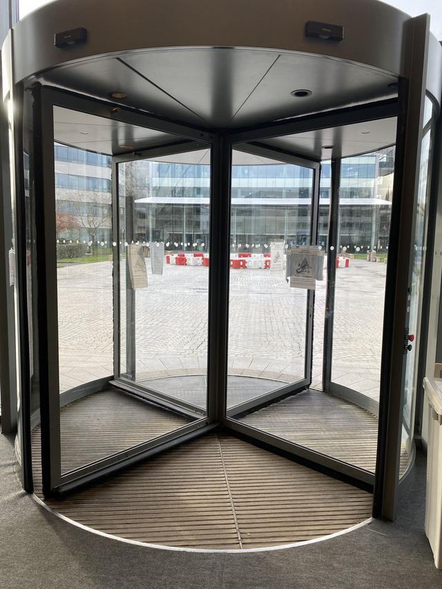 Dépannage de porte tambour