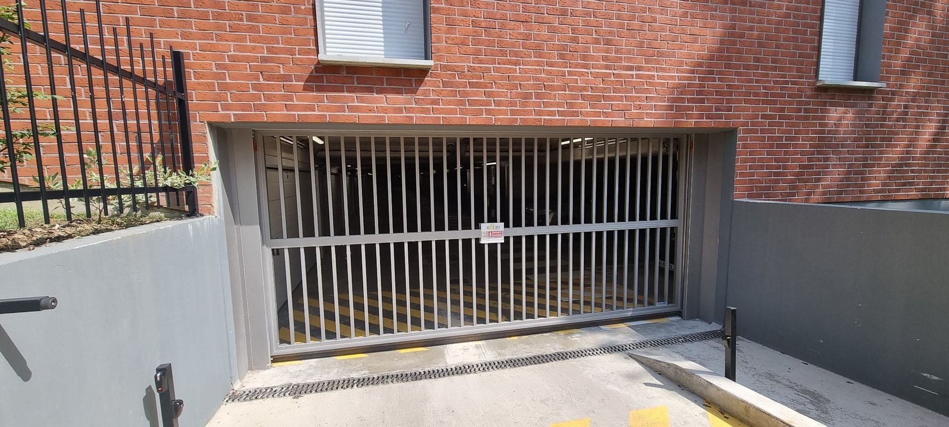 Porte basculante, entrée de parking