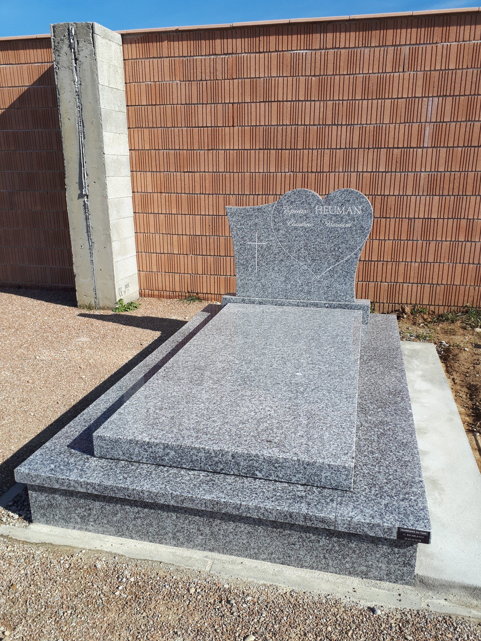 Réalisation de monuments funéraires sur mesure