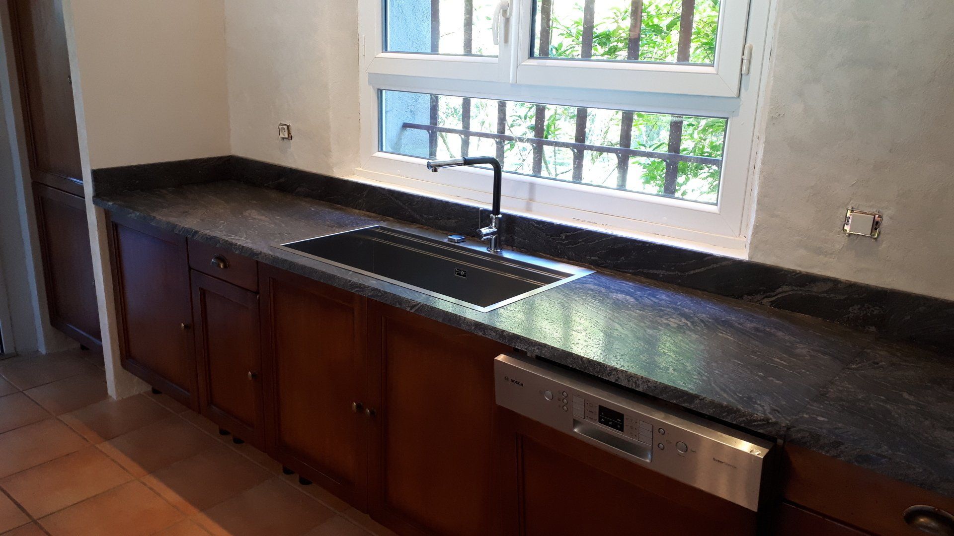 Réalisation et pose de plan de travail en pierre