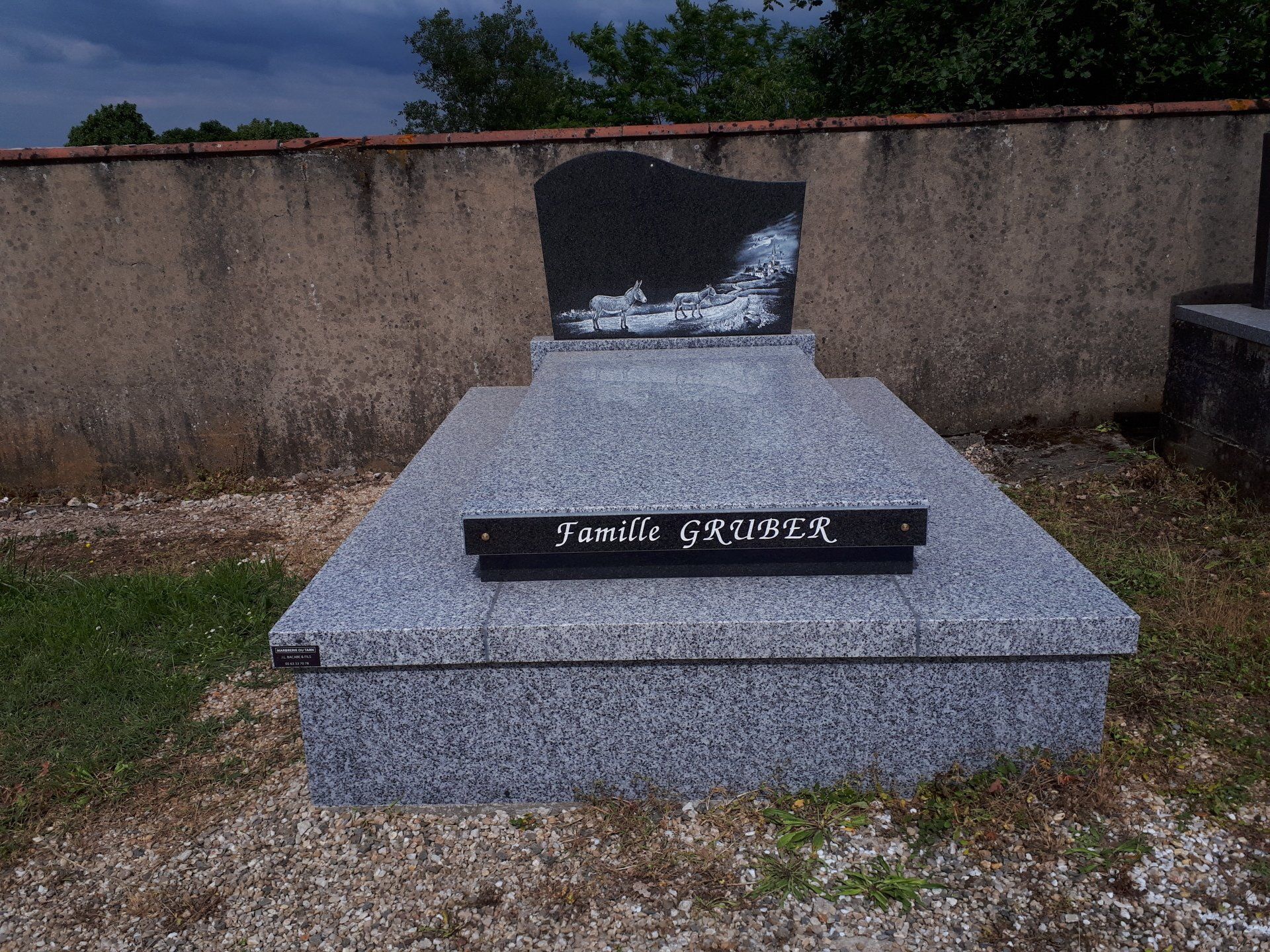 Monuments funéraires personnalisés - projet sur mesure