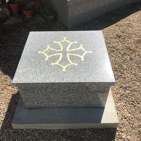 Réalisation de monument cinéraire