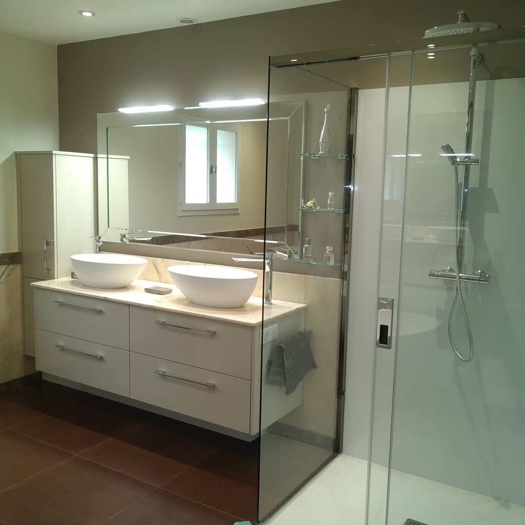 Paroi murale en marbre rose