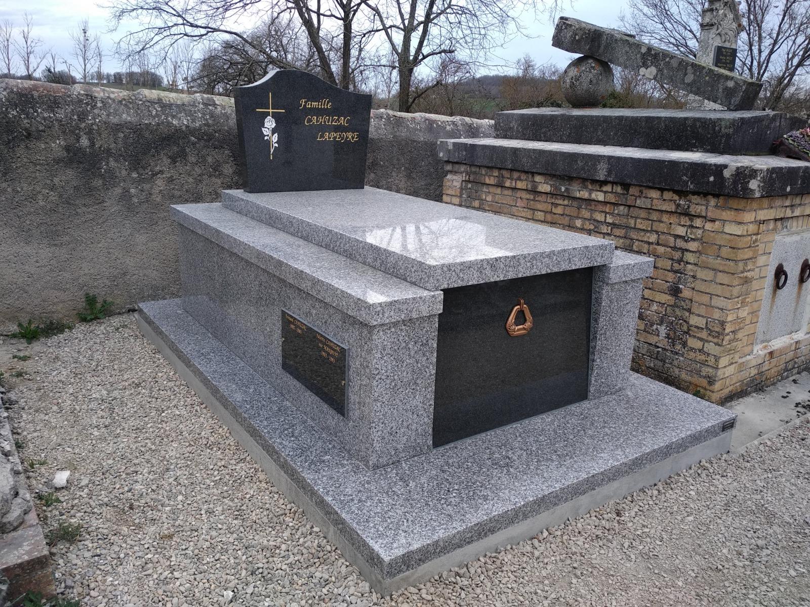 Fabrication de monument funéraire en granit