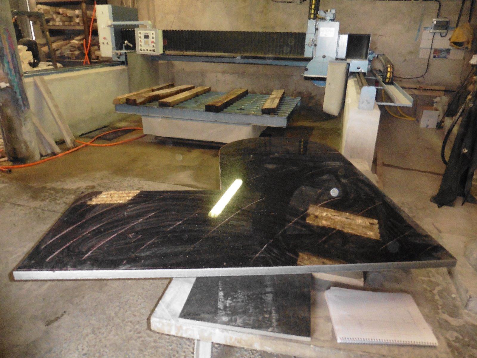 Plan de travail en une seule plaque de granit