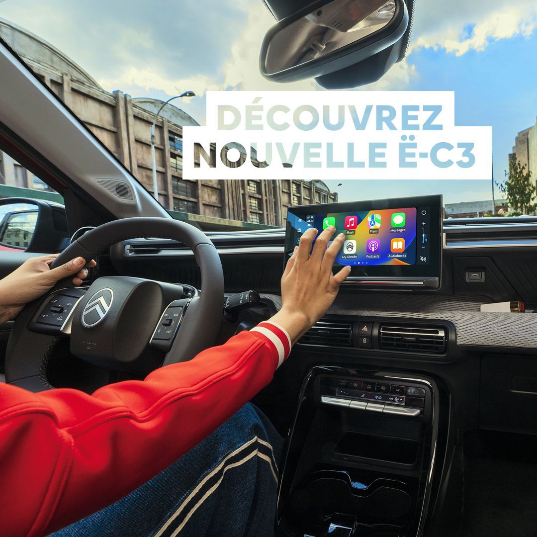 Photo de la nouvelle Citroën Ë-C3 vue de l'intérieur avec personne au volant