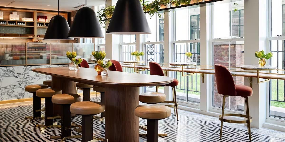 Sorelle | A Balcony View with a Taste of Italy