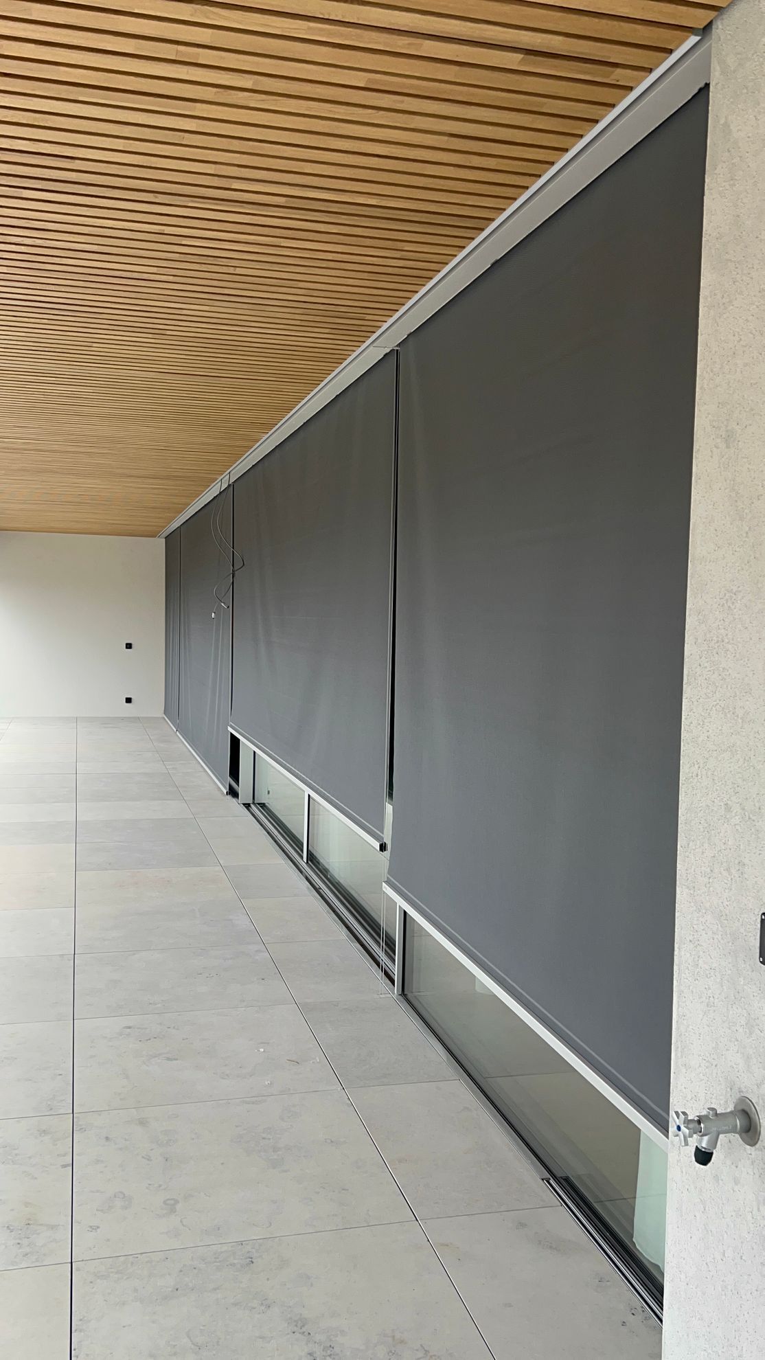 Beschattung,Markise,Sonnenstoren,Stoffstoren,Lamellen,Rollläden,Storen,Terrassenüberdachung,Fensterläden,Service,Montage