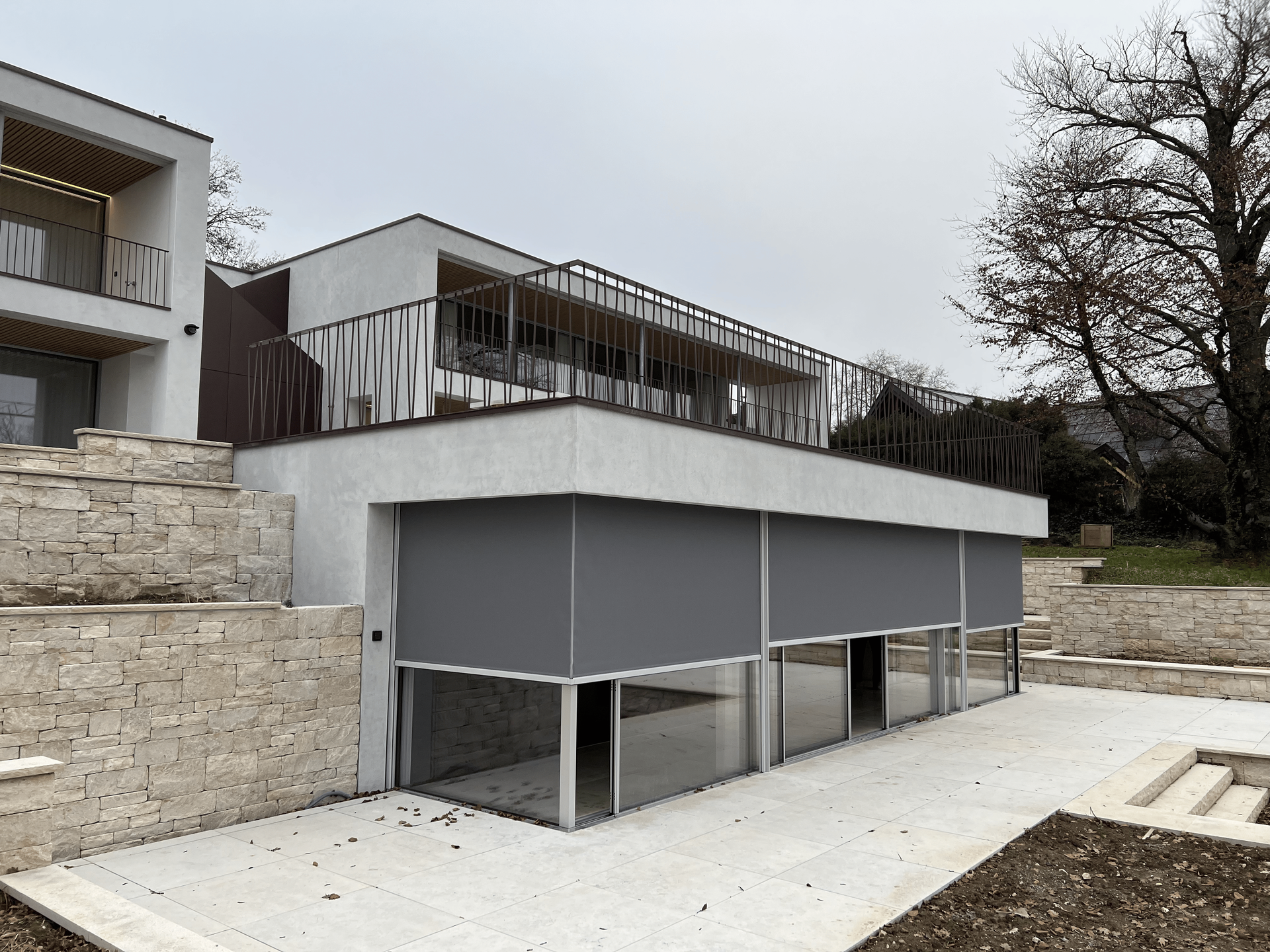 Beschattung,Markise,Sonnenstoren,Stoffstoren,Lamellen,Rollläden,Storen,Terrassenüberdachung,Fensterläden,Service,Montage