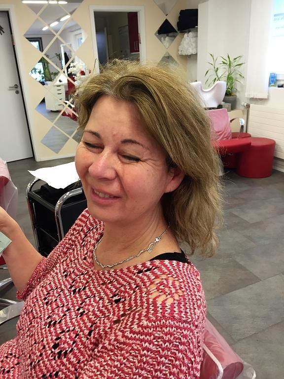 Coiffeur FF & Kosmetik IL - Coiffeursalon und Kosmetiksalon in Fällanden