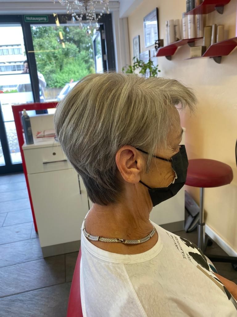 Keratin-/Streckenbehandlung