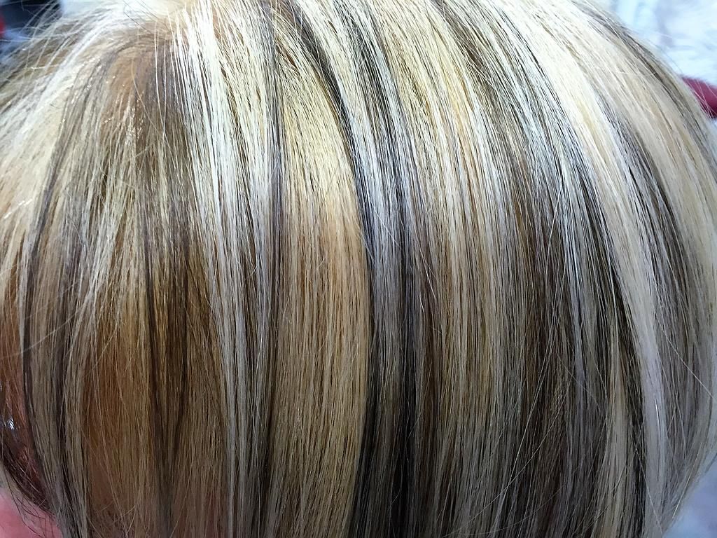 Coiffeur FF & Kosmetik IL - Coiffeursalon und Kosmetiksalon in Fällanden