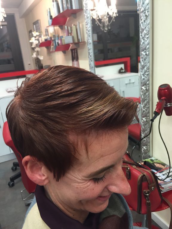 Coiffeur FF & Kosmetik IL - Coiffeursalon und Kosmetiksalon in Fällanden