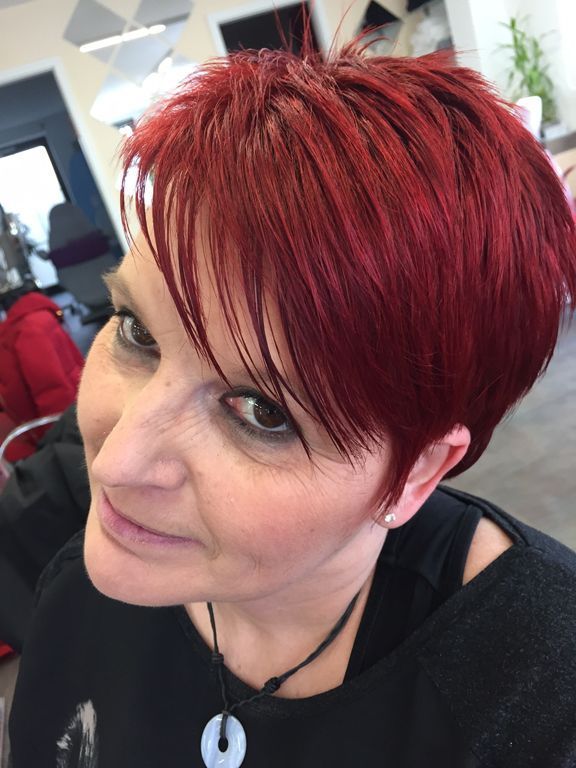 Coiffeur FF & Kosmetik IL - Coiffeursalon und Kosmetiksalon in Fällanden