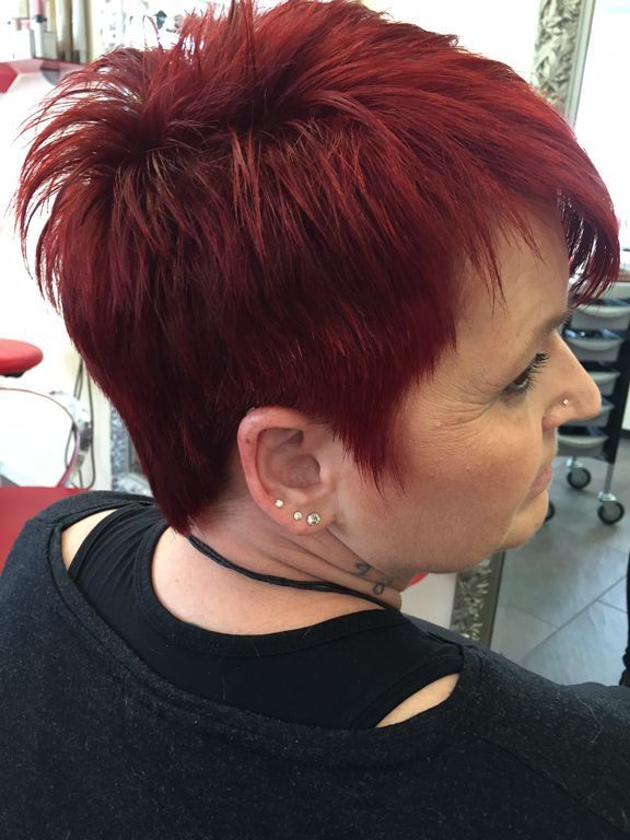 Coiffeur FF & Kosmetik IL - Coiffeursalon und Kosmetiksalon in Fällanden