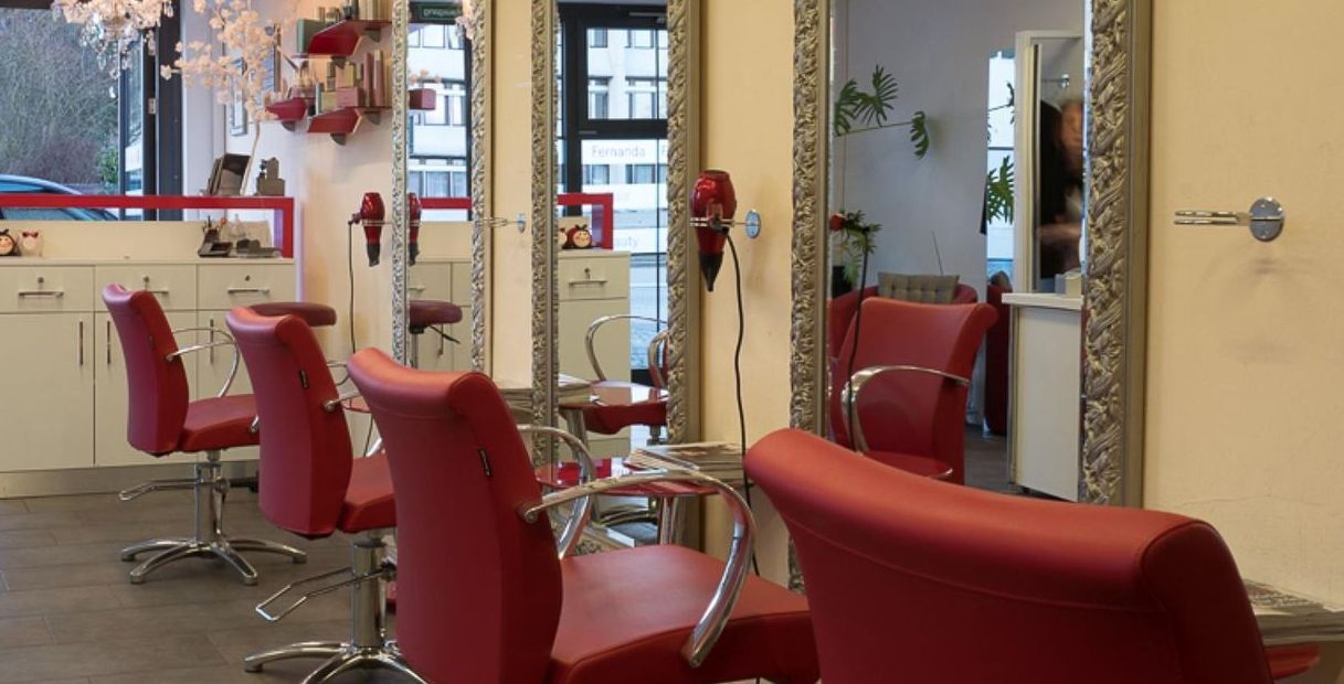 Coiffeur FF & Kosmetik IL - Coiffeursalon und Kosmetiksalon in Fällanden