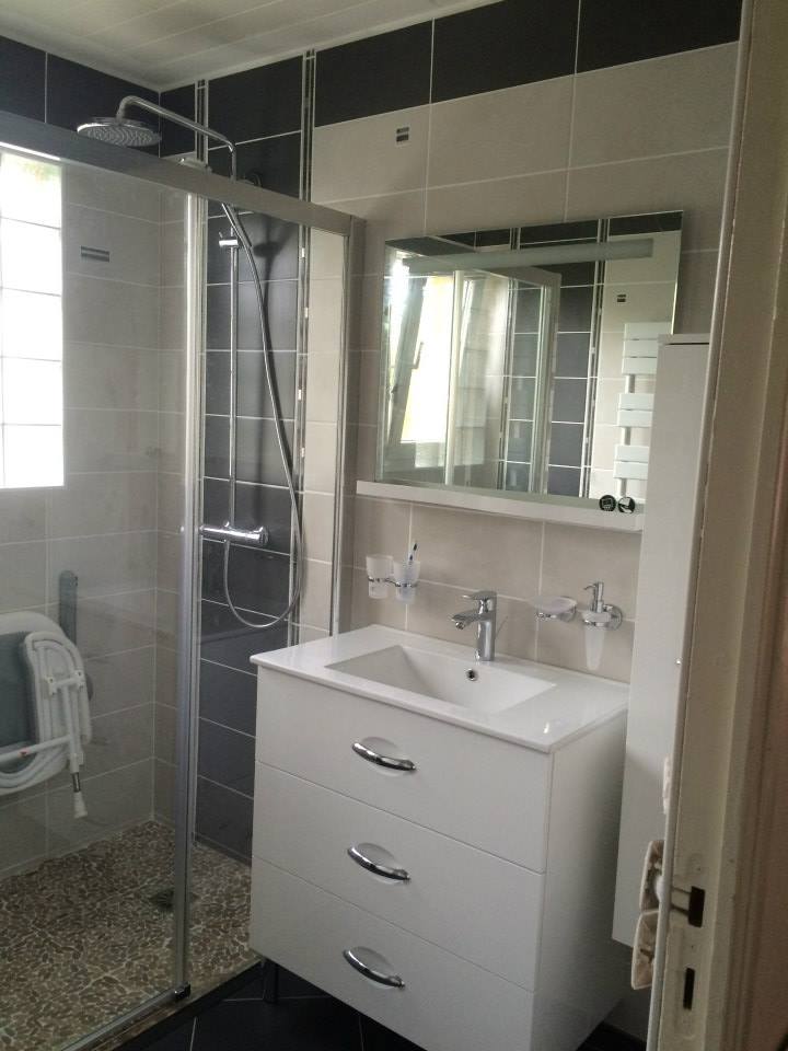 Salle de bains après