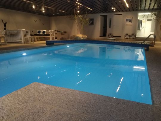 Bâche enroulée piscine