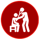 Médico examina el pecho de un paciente sentado con un estetoscopio, en un círculo rojo.