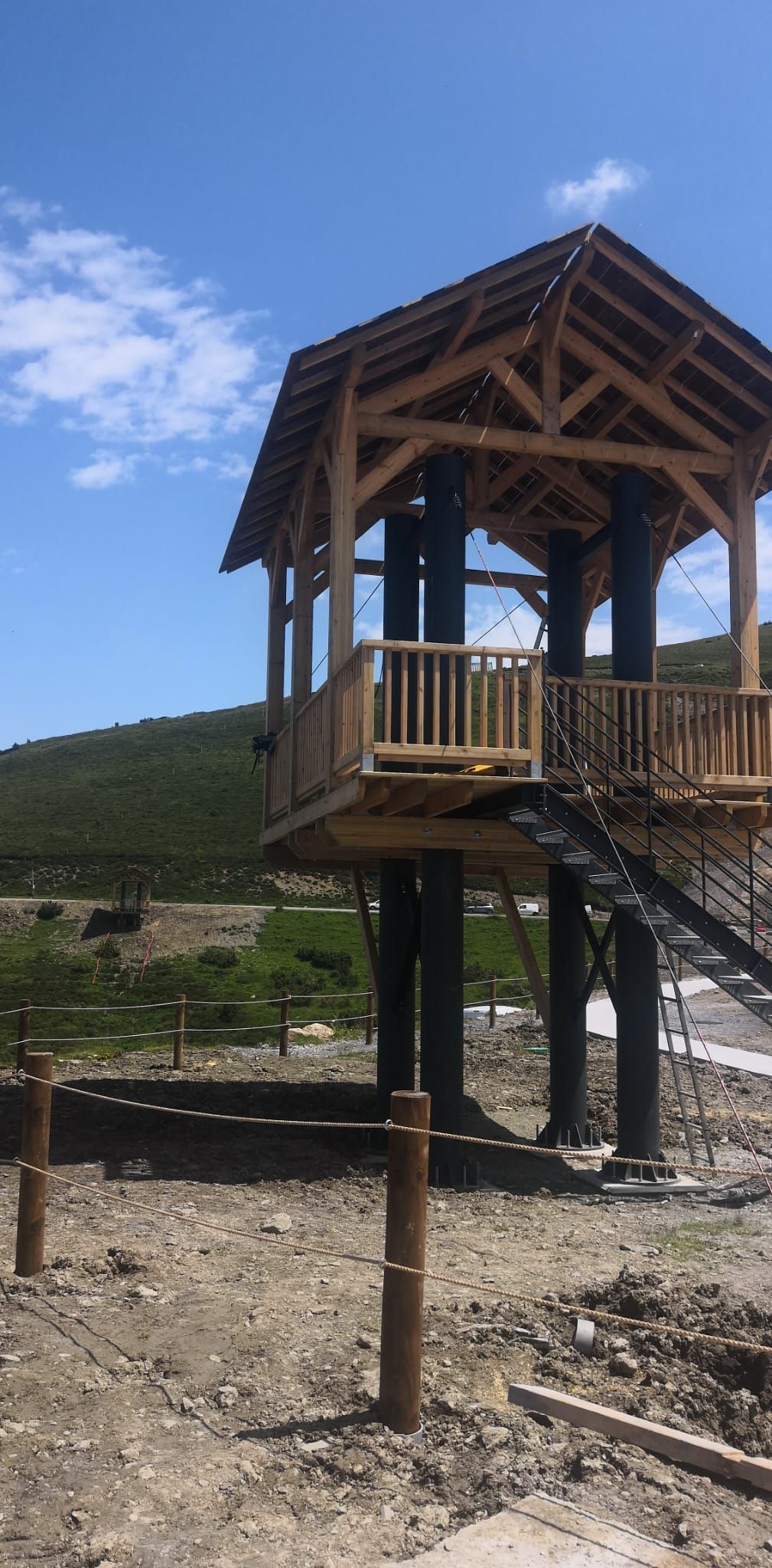 Fondation de la tour en bois