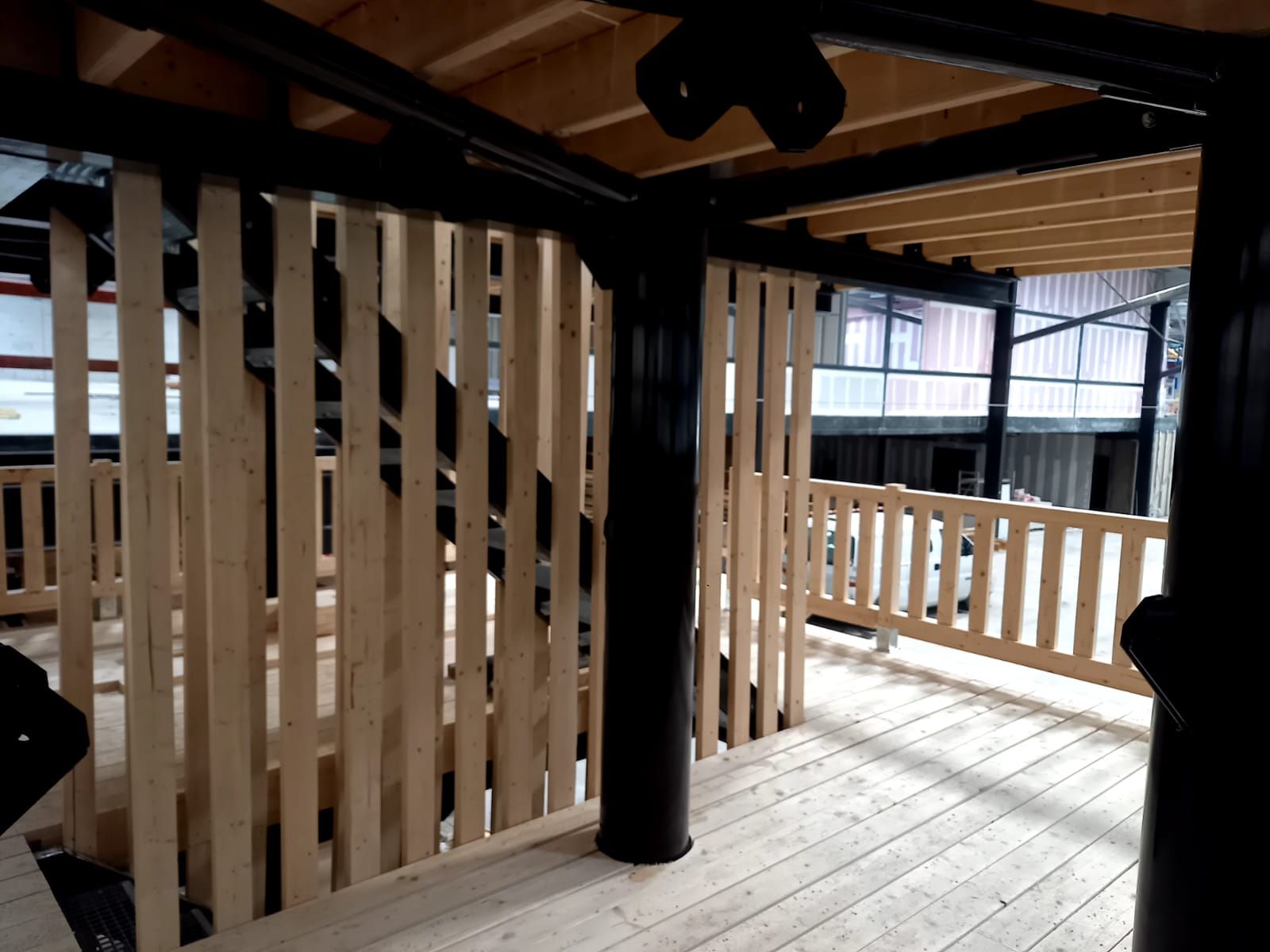 Structure de renforcement pour la tour en bois