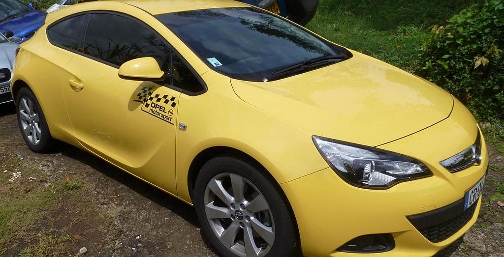 voiture jaune