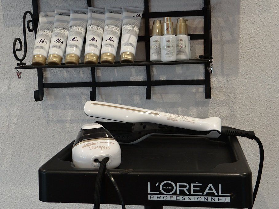 Nouveau Steampod de L'Oréal pour lissage, disponible chez Coiffure Pastelle près de Cernay