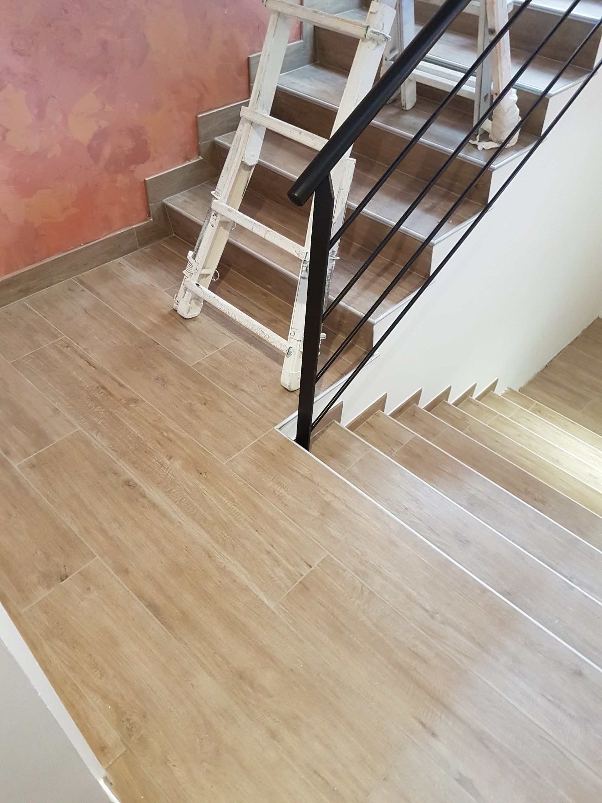 Escalier plancher en bois