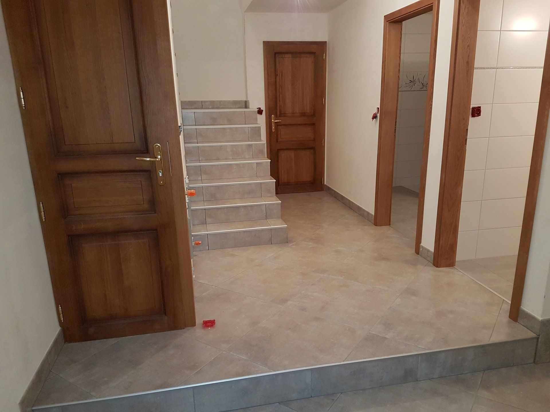 Hall d'entrée et escalier carrelage